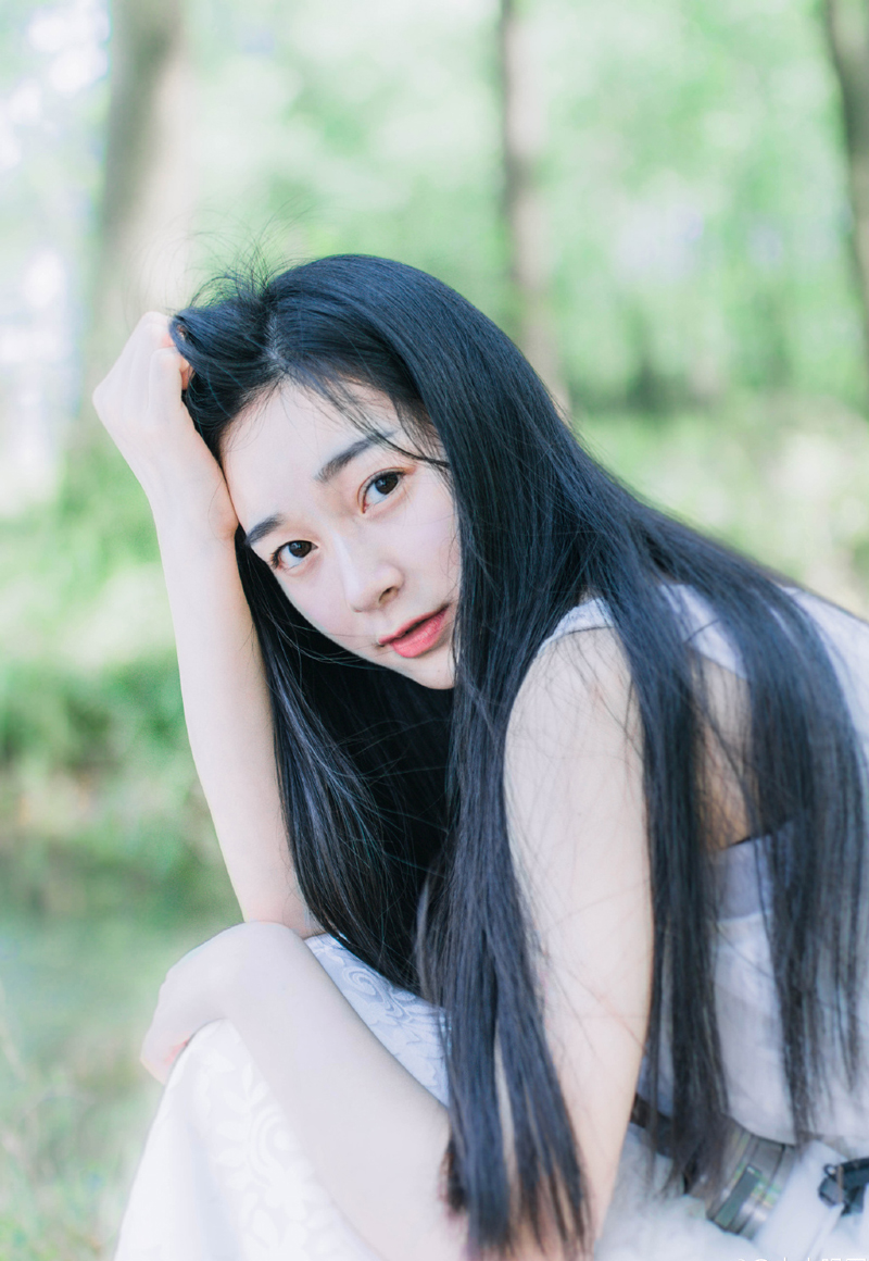 从容不迫的举止，比起咄咄逼人的态度，更能令人心折。——三毛《亲爱的三毛》